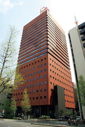 KDDI、国内通信局で再エネ化　CO2年10万t削減