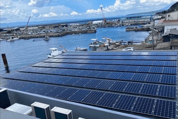 鹿児島・鹿屋市漁協の加工場屋根にPPAで太陽光発電導入
