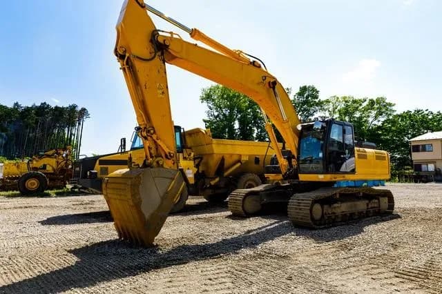 大林組、トンネル工事でGX建機を活用　20t級バッテリー式油圧ショベル