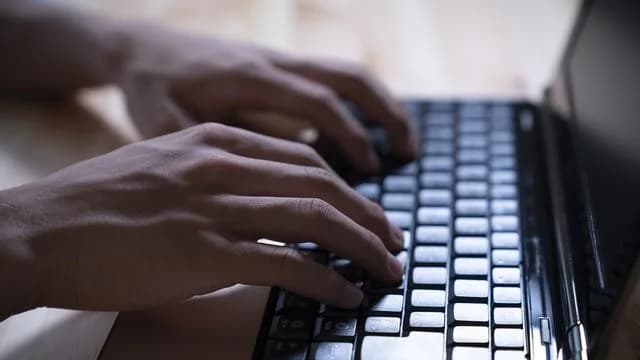 日立造船、舶用エンジン1364台の燃料消費率データ改竄　不正は20年以上