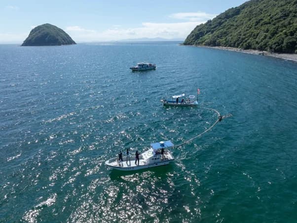 小豆島東海域で海洋ごみ回収実証　香川大・NPO法人など6者合同で