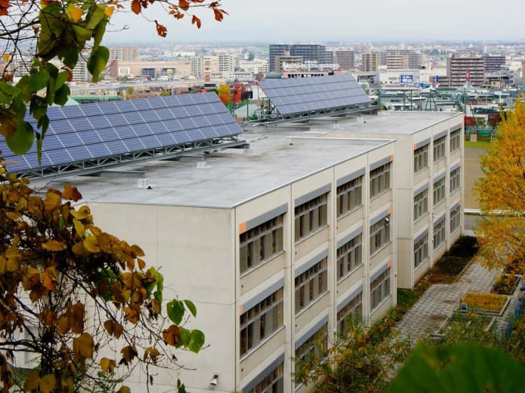 大阪府とハンファジャパン、公立学校への太陽光発電導入促進で連携合意