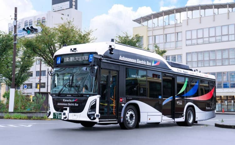 平塚市と神奈川中央交通、いすゞの「EV自動運転バス」で全国初の実証運行