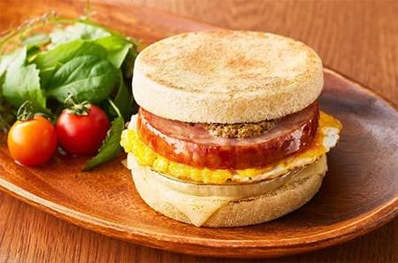 日本ハムと敷島製パンら、オリジナル小麦を育成する農地にバイオ炭を施用