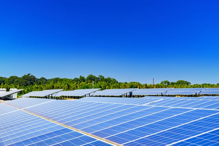 10kW以上の太陽光発電設備、架台など設計安全規制強化　改正電事法が成立