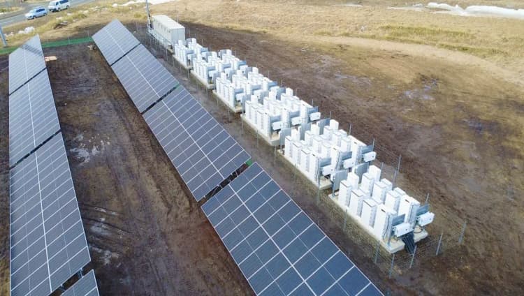 多様なケースに適応、高圧向け蓄電池併設型システム　再エネを最大限に活用
