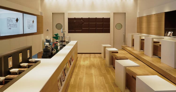 VRでカカオ産地ツアー メーカーが提供する店舗体験