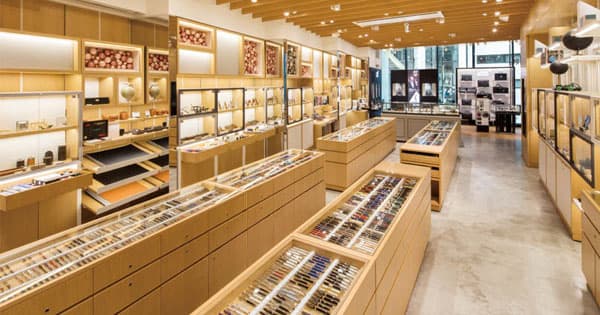 SNSでの情報発信から店舗での体験につなげる
