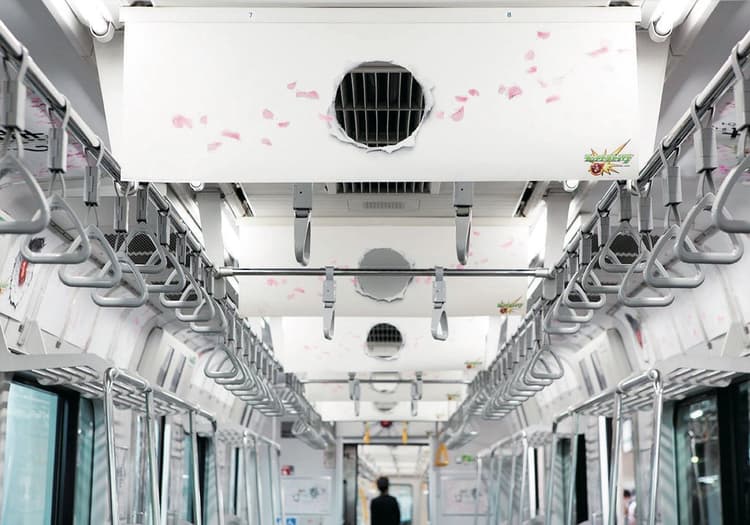 駅も電車も突き破る!「モンスト」を日本中でPR