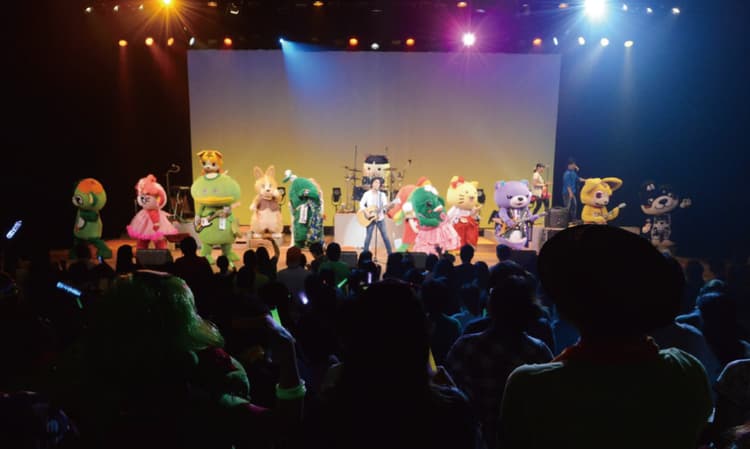 観客動員も募金額もトップクラス ご当地キャラによるロックバンドが活況