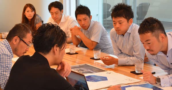 目指すは「全員広報」三井物産、社員自ら企業広告を社長にプレゼン
