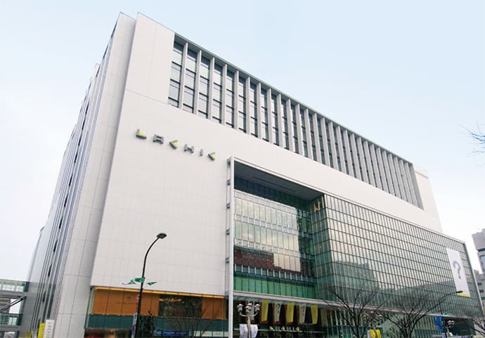 ユーモアたっぷり人気の周年企画 百貨店には出せない独自色で勝負