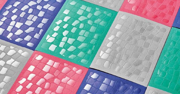 ファッションアイテムにもなる、クロコダイル柄のブックジャケット
