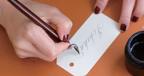 なぜ、フランス人は「手書き」を重視するのか? 現代まで受け継がれるカリグラフィーの文化