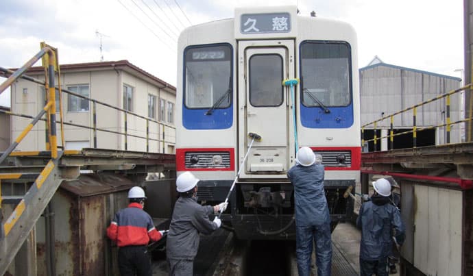 「あまちゃん」で注目度アップ、三鉄の車両基地 見学ツアー