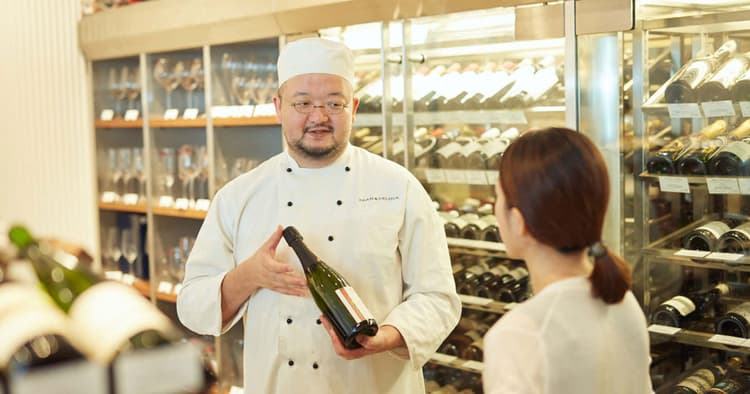 商品知識が下支えするホスピタリティ ニーズを満たし、知識を活かすために