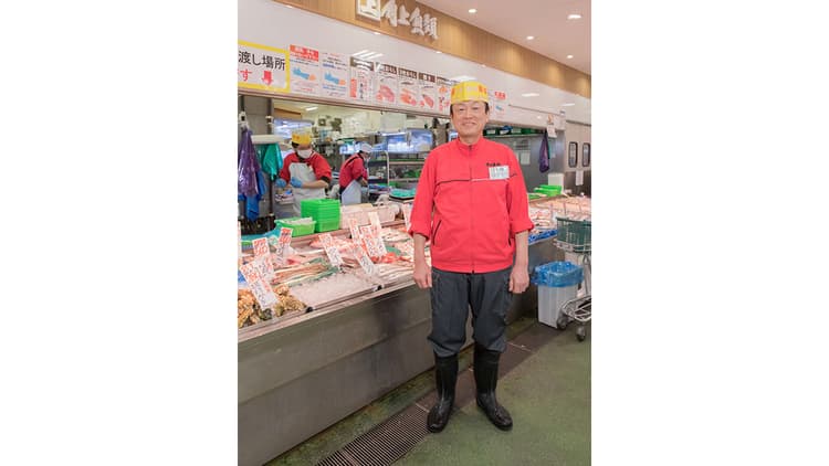 魚を“売る”だけで終わらせない「親切係」が実践する購入後の食卓まで支える接客術