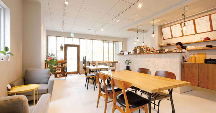 金沢の古い商店街でカフェとオフィスをオープン─ワザナカのオフィス空間