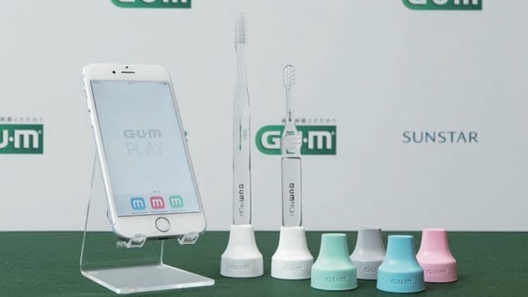 毎日の歯みがきを採点?スマートハブラシ「G・U・M PLAY」