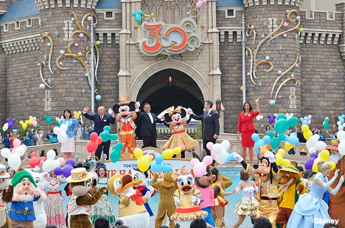 東京ディズニーリゾート、2000メディアを集めた史上最大の「ハピネス」とは