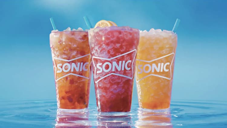 人気急上昇の「リフレッシャー」 夏のソフトドリンク市場で熾烈な争い
