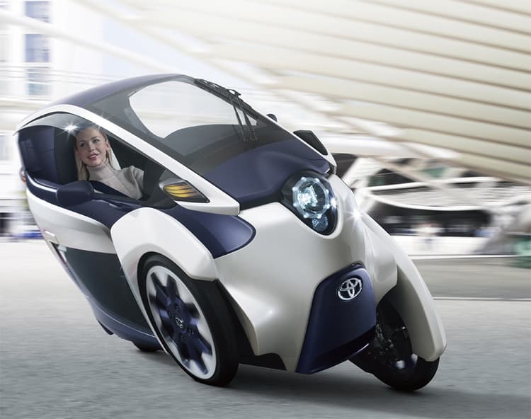 「TOYOTA i-ROAD」遠い未来でなく いま使いたいデザインに