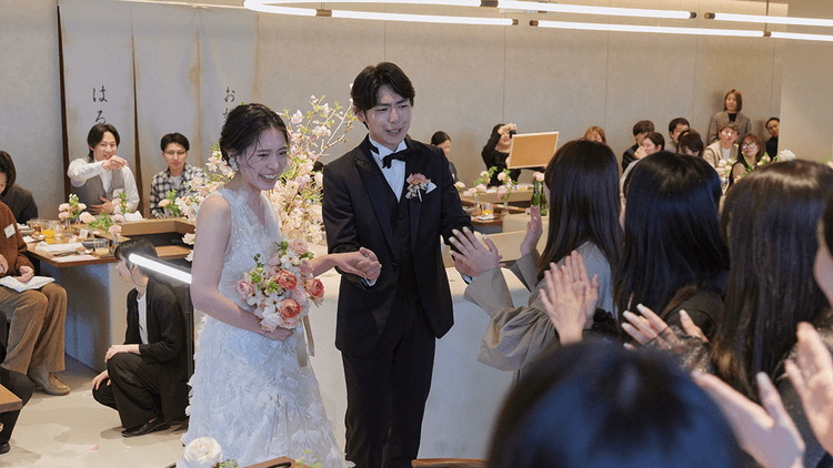 ゼクシィの“架空の結婚式” 友人役として没入体験を