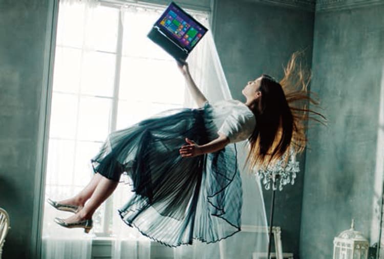 ハイスピードカメラで「軽さ」を表現する「LAVIE Hybrid ZERO」CM制作の裏側