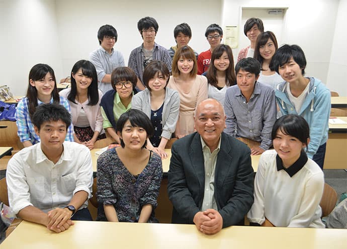 「睡眠よりもメディア研究の日々」テレビの現場出身、上智大・碓井先生のゼミに潜入