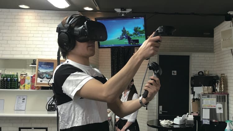 10日間で1000人超 VRカフェきっかけに事業相談も
