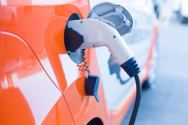 世界で加速する「脱ガソリン車」 日本への影響と取るべき政策