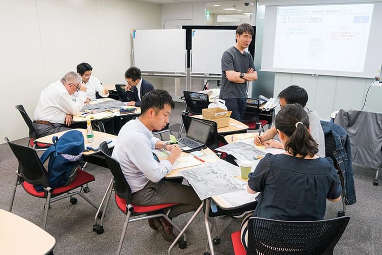 事業構想大、「社会人の学び直し」を体感できる体験講義開催