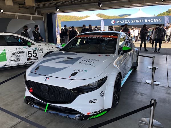 マツダが次世代バイオディーゼル燃料仕様の新型レースマシンを初公開
