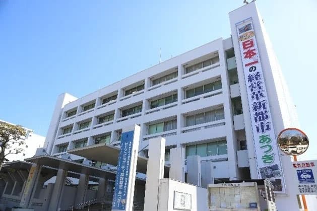 厚木市37施設に実質再エネ電力供給 コスモ石油マーケティング