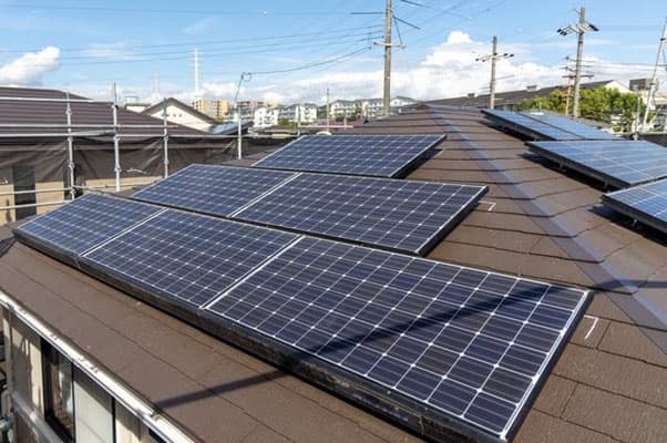 シェアリングエネルギー、戸建住宅への太陽光発電設置で新たな協業