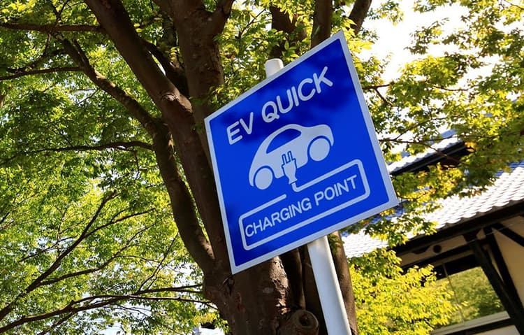 ENEOS、法人向けに再エネEV経路充電サービス