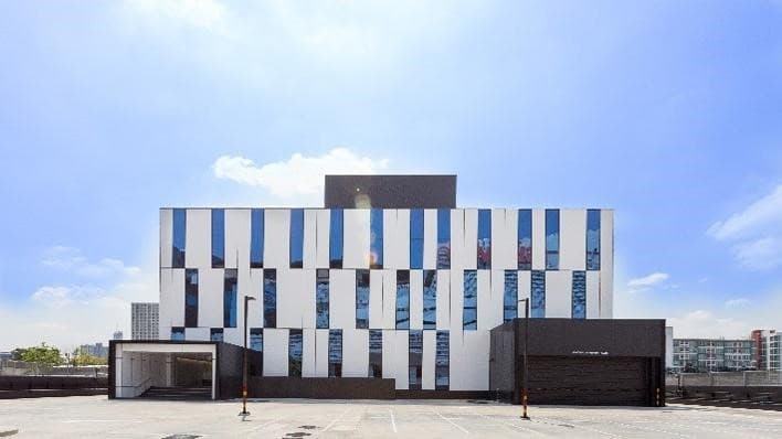 KDDI タイ初、再エネ100%でCO2排出ゼロのデータセンターを開業