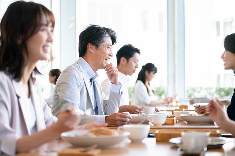 社員食堂メニューにカーボンフットプリント表示、三井物産で24年秋実証実験