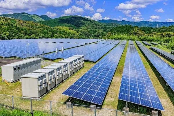 東京都、自己託送太陽光発電や蓄電池などの再エネ設備に半額補助 3月まで