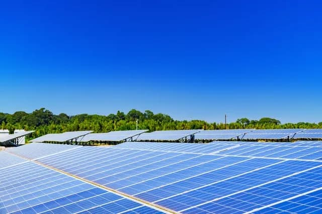 愛媛銀、研修所ビルに100%再エネ電力を導入 CO2年間200t削減
