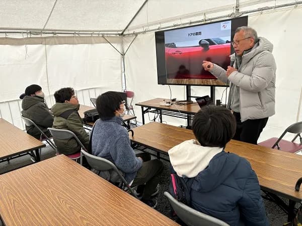 子どもが運転を体験できる「U-18運転予備校」を開催