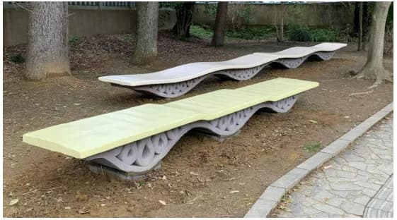 金沢工大と鹿島、カーボンネガティブコンクリで公園ベンチ 3Dプリント活用