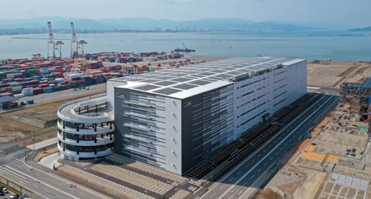 九州最大の物流施設が福岡市に誕生 屋上に太陽光設置し自家消費も