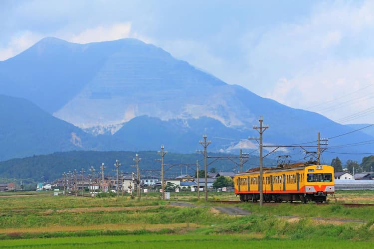 三重県・三岐鉄道、地銀のグリーンローンを活用しEVバス導入