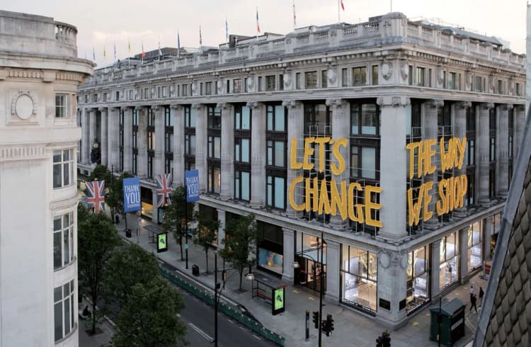 英国の高級百貨店、循環型ファッションへ大転換