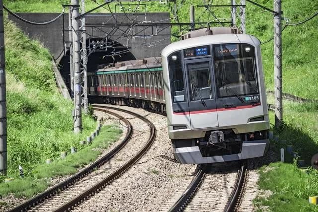 東急電鉄、関東大手民鉄初・変電所に出力2.1MWの大規模蓄電池を設置へ