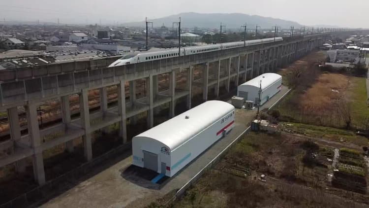 太陽工業、鉄道沿線を活用した蓄電所「でんきの駅」の蓄電設備用建屋を施工