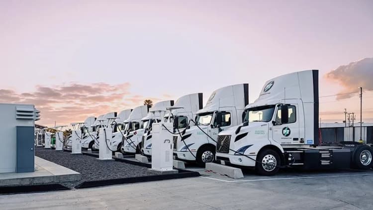 プロロジス、米国に大型EVトラック専用の充電拠点完成 96台同時充電可
