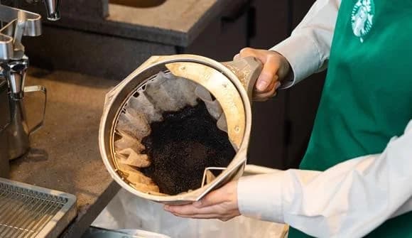 スターバックスジャパン、コーヒー豆かすリサイクル実施 約800店舗へ拡大
