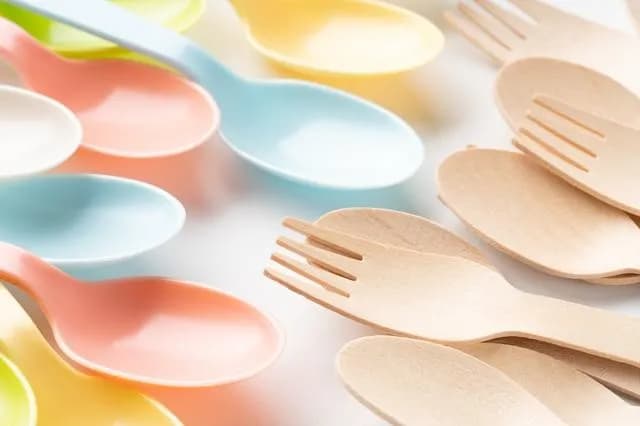 消費者の脱プラスチック意向を調査 「脱プラは可能」が半数超え